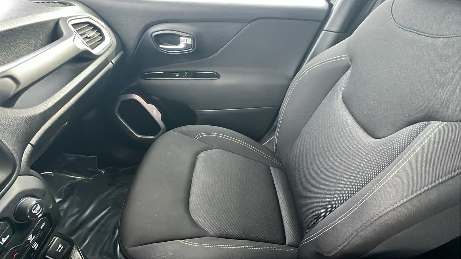 Thumbnail: 2021 Jeep Renegade - 12