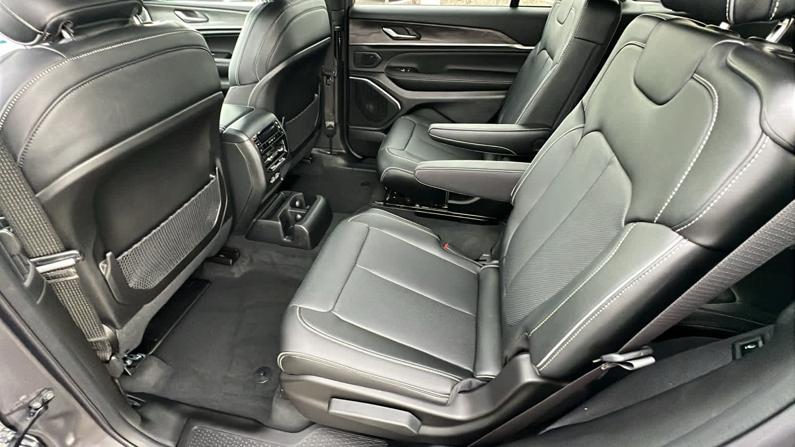 Thumbnail: 2025 Jeep Grand Cherokee L - 24