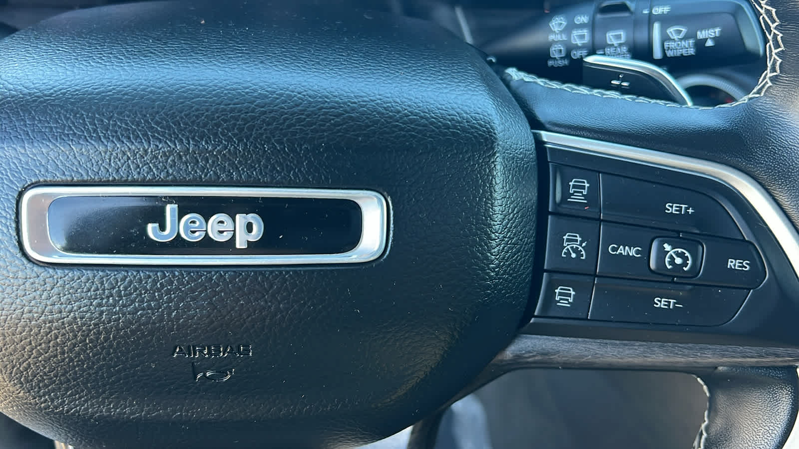 Thumbnail: 2013 Jeep Grand Cherokee - 20