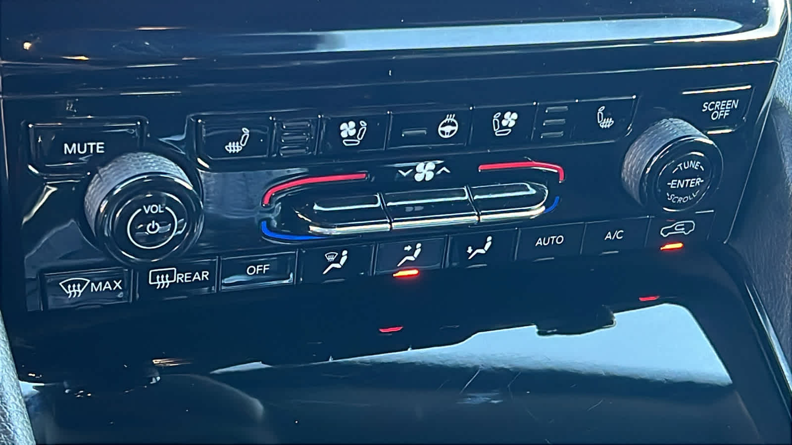 Thumbnail: 2022 Jeep Grand Cherokee - 14