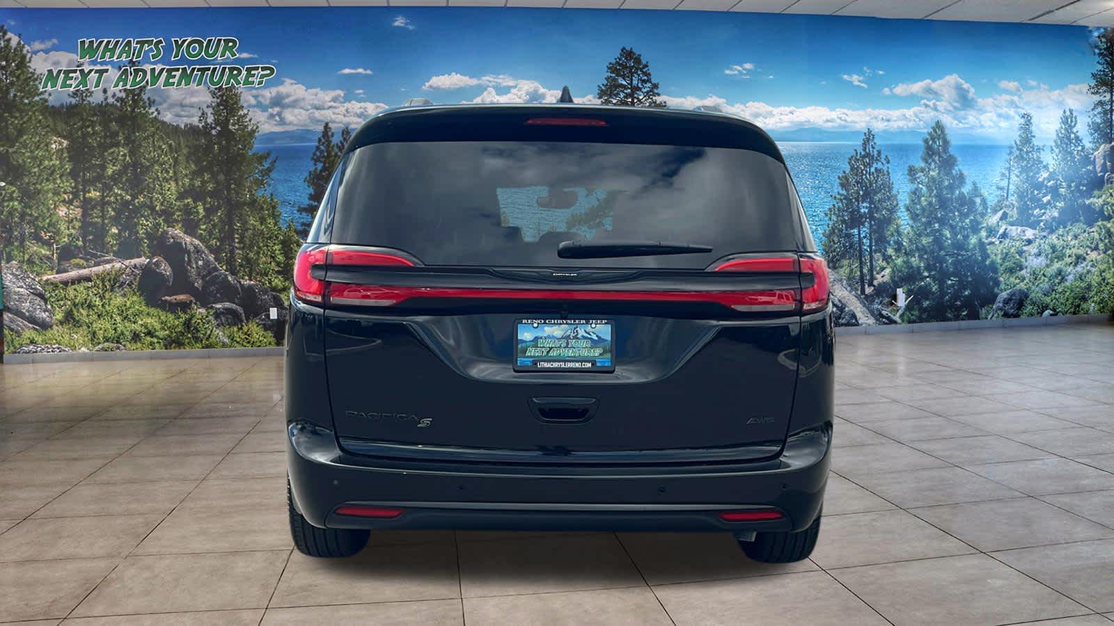 Thumbnail: 2026 Chrysler Pacifica - 6