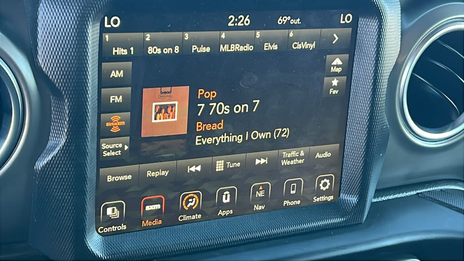 Thumbnail: 2022 Jeep Wrangler - 15