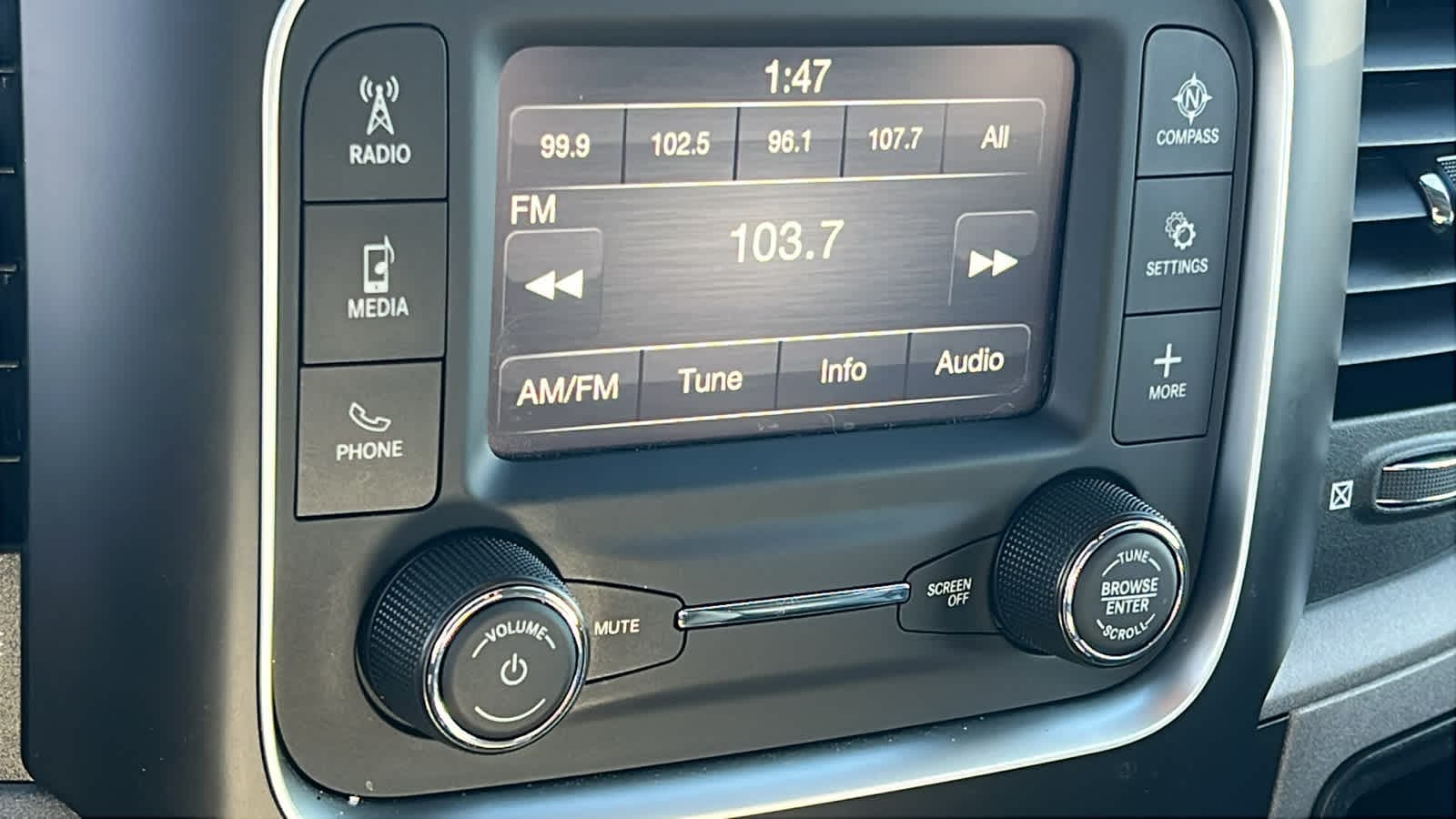 Thumbnail: 2022 RAM 1500 Classic - 15