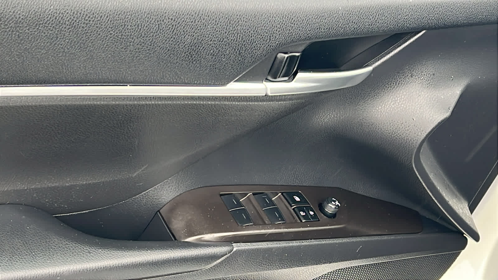 Thumbnail: 2023 Toyota Camry - 22