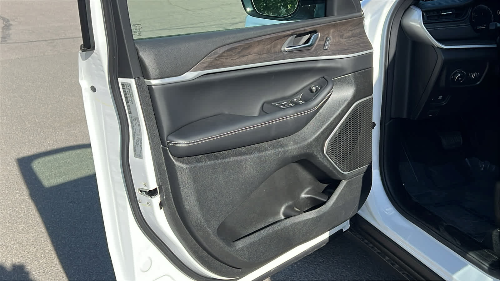 Thumbnail: 2026 Jeep Grand Cherokee - 23