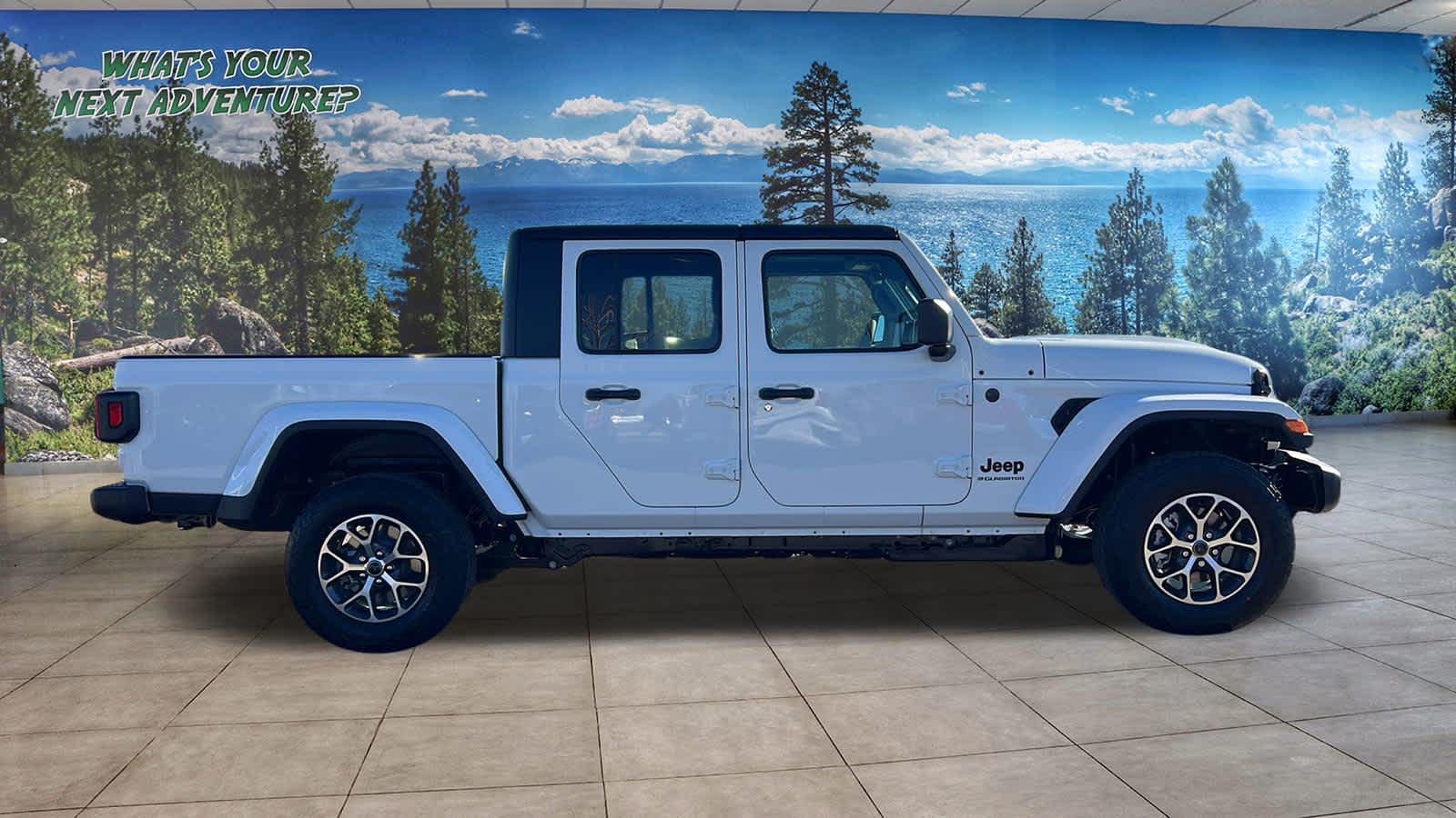 Thumbnail: 2026 Jeep Gladiator - 4