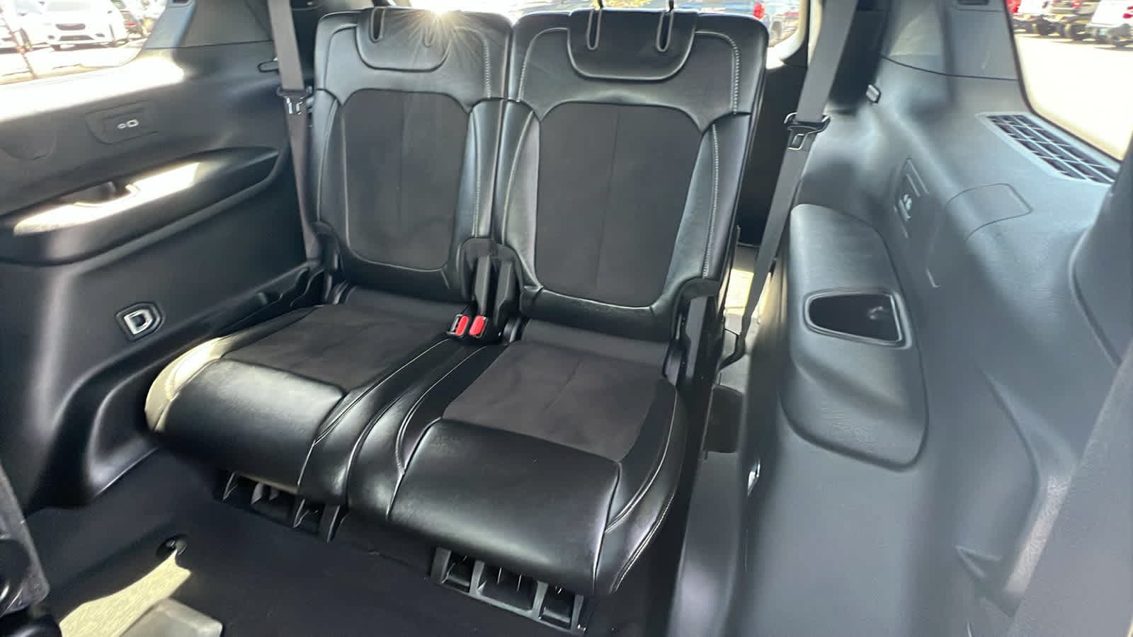 Thumbnail: 2023 Jeep Grand Cherokee - 32