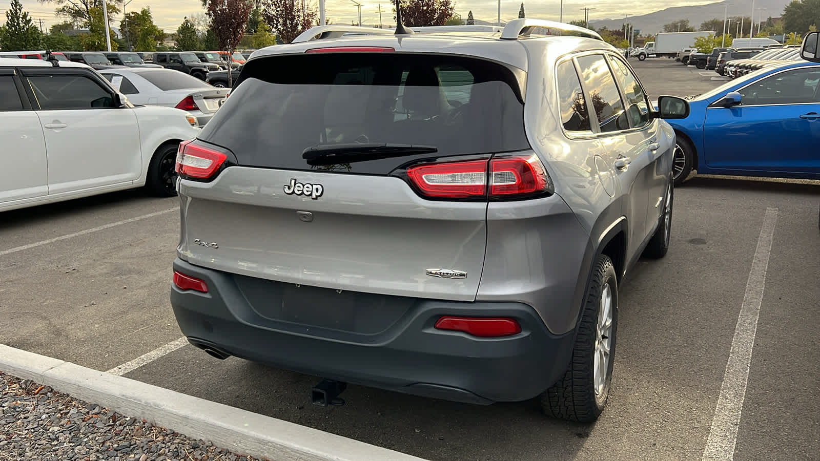 Thumbnail: 2017 Jeep Cherokee - 9