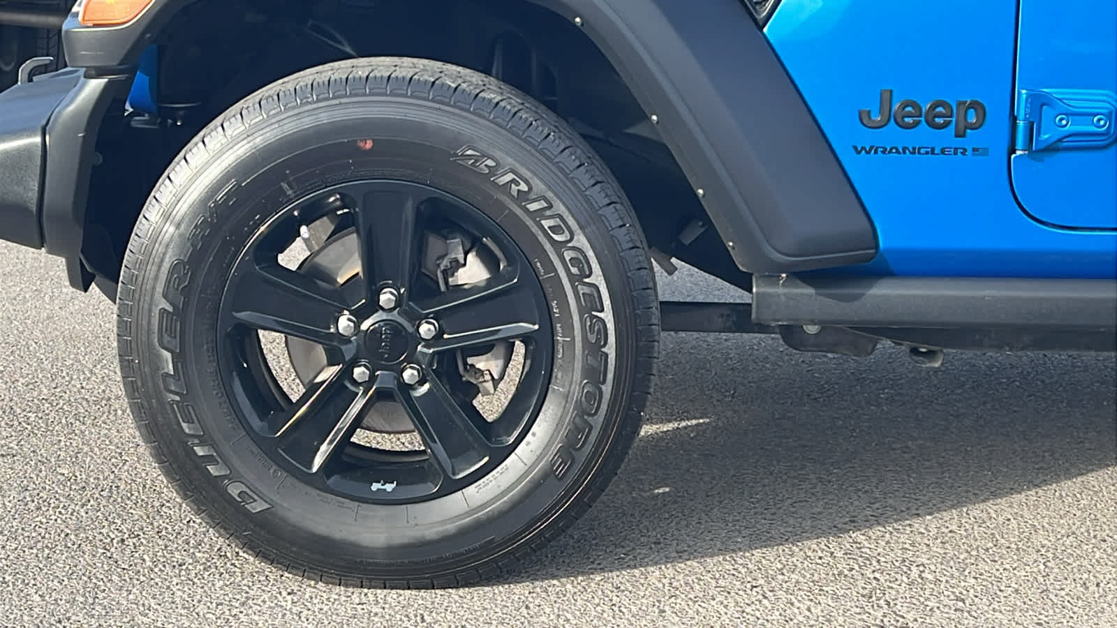 Thumbnail: 2023 Jeep Wrangler - 9