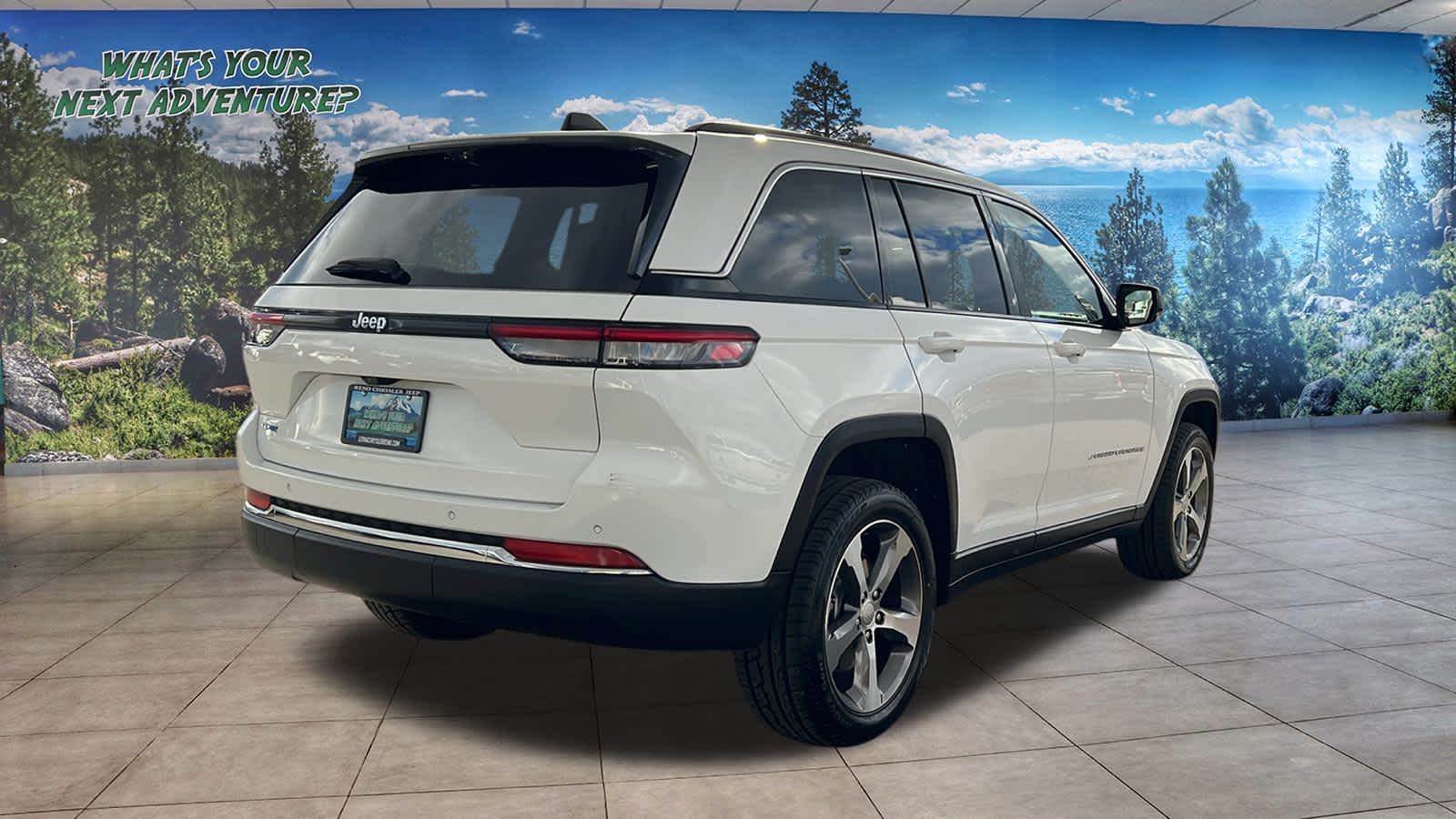 Thumbnail: 2022 Jeep Grand Cherokee - 5