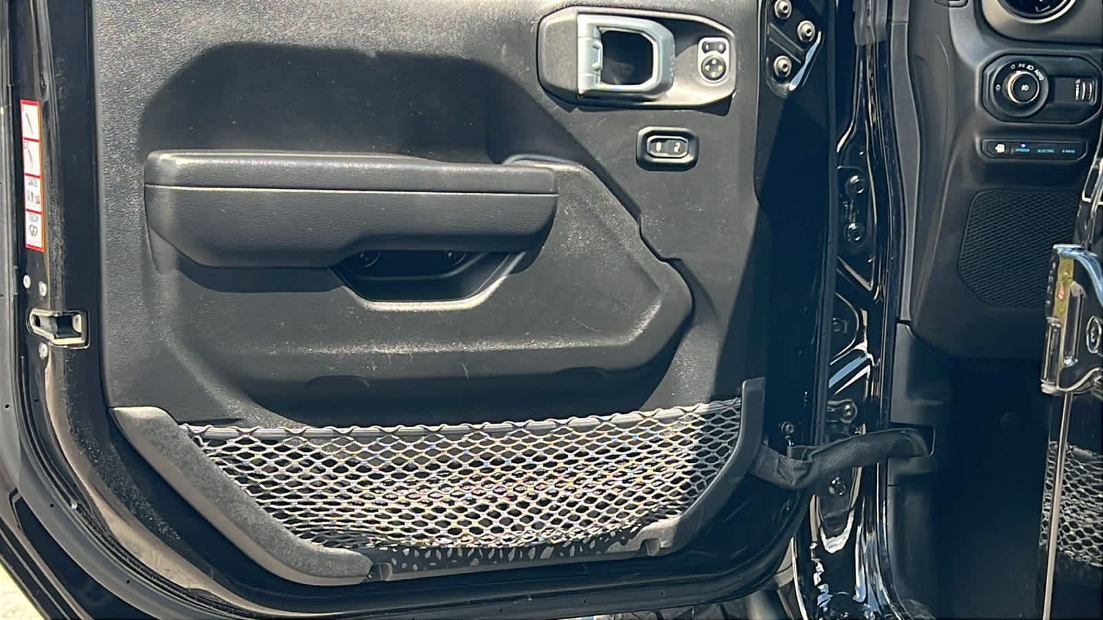 Thumbnail: 2023 Jeep Wrangler - 23