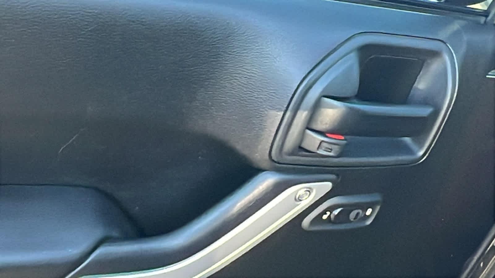 Thumbnail: 2017 Jeep Wrangler - 21