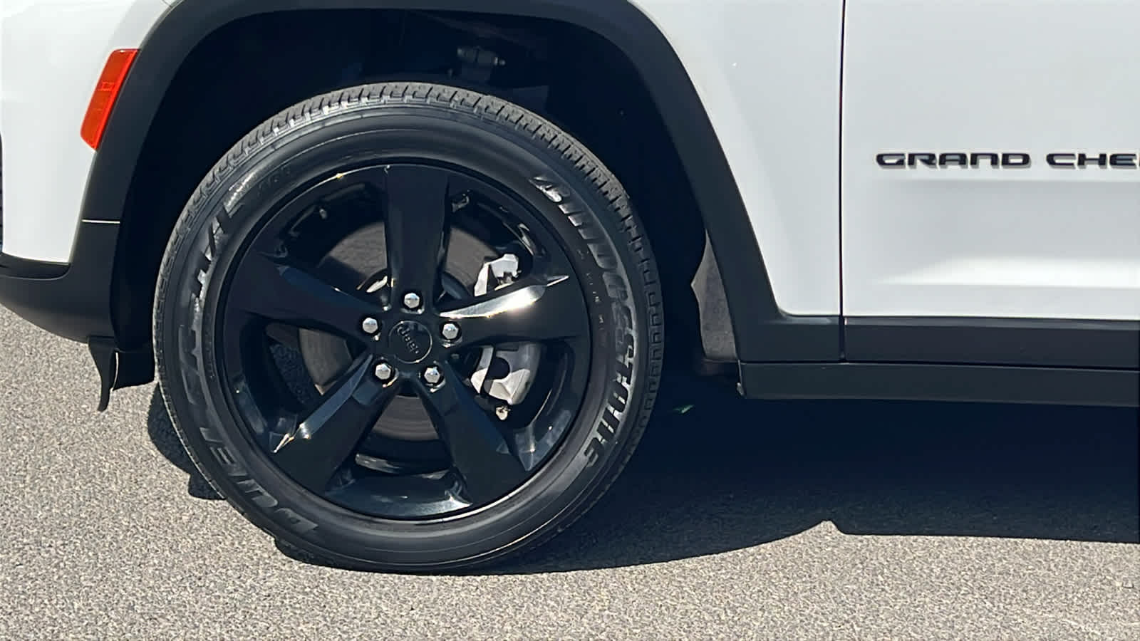 Thumbnail: 2023 Jeep Grand Cherokee - 9