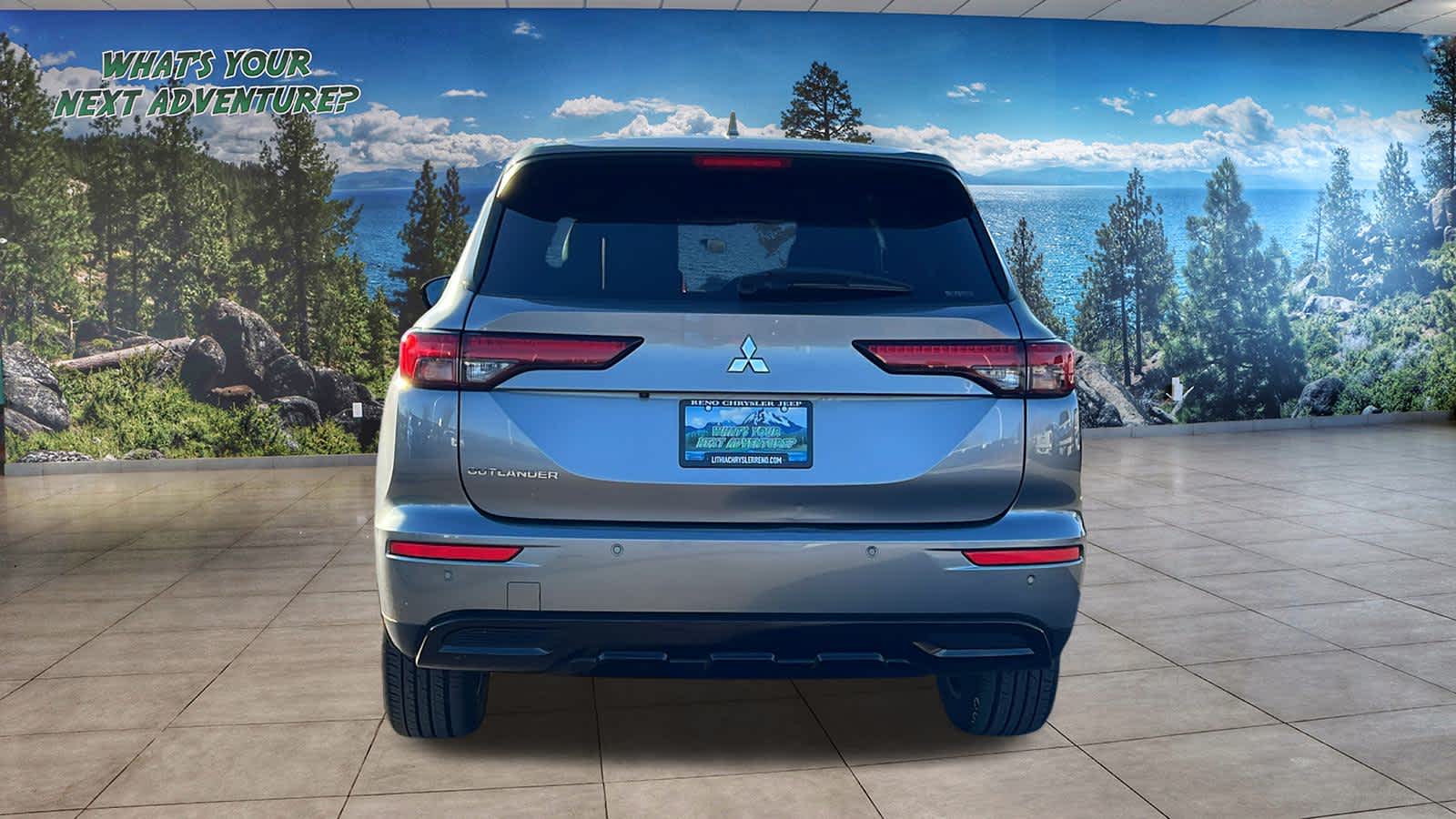 Thumbnail: 2022 Mitsubishi Outlander - 6