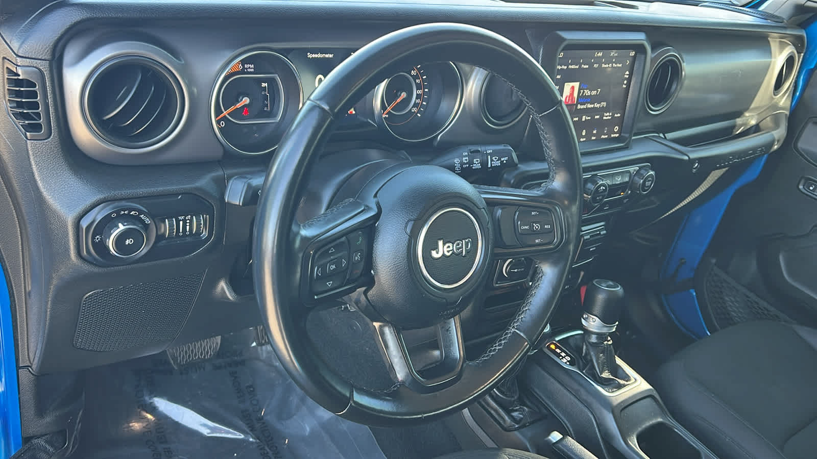 Thumbnail: 2022 Jeep Wrangler - 10