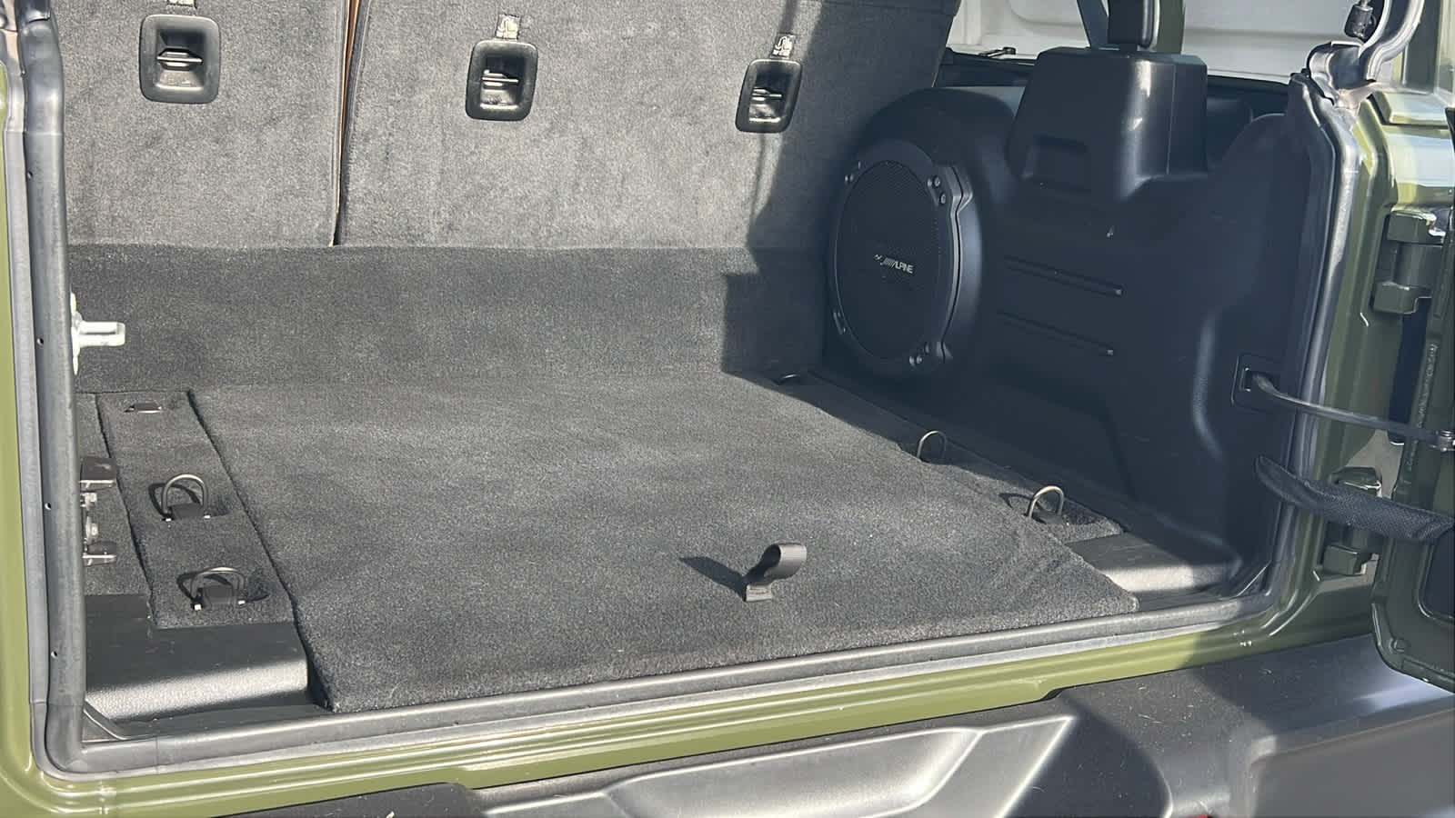 Thumbnail: 2022 Jeep Wrangler - 26