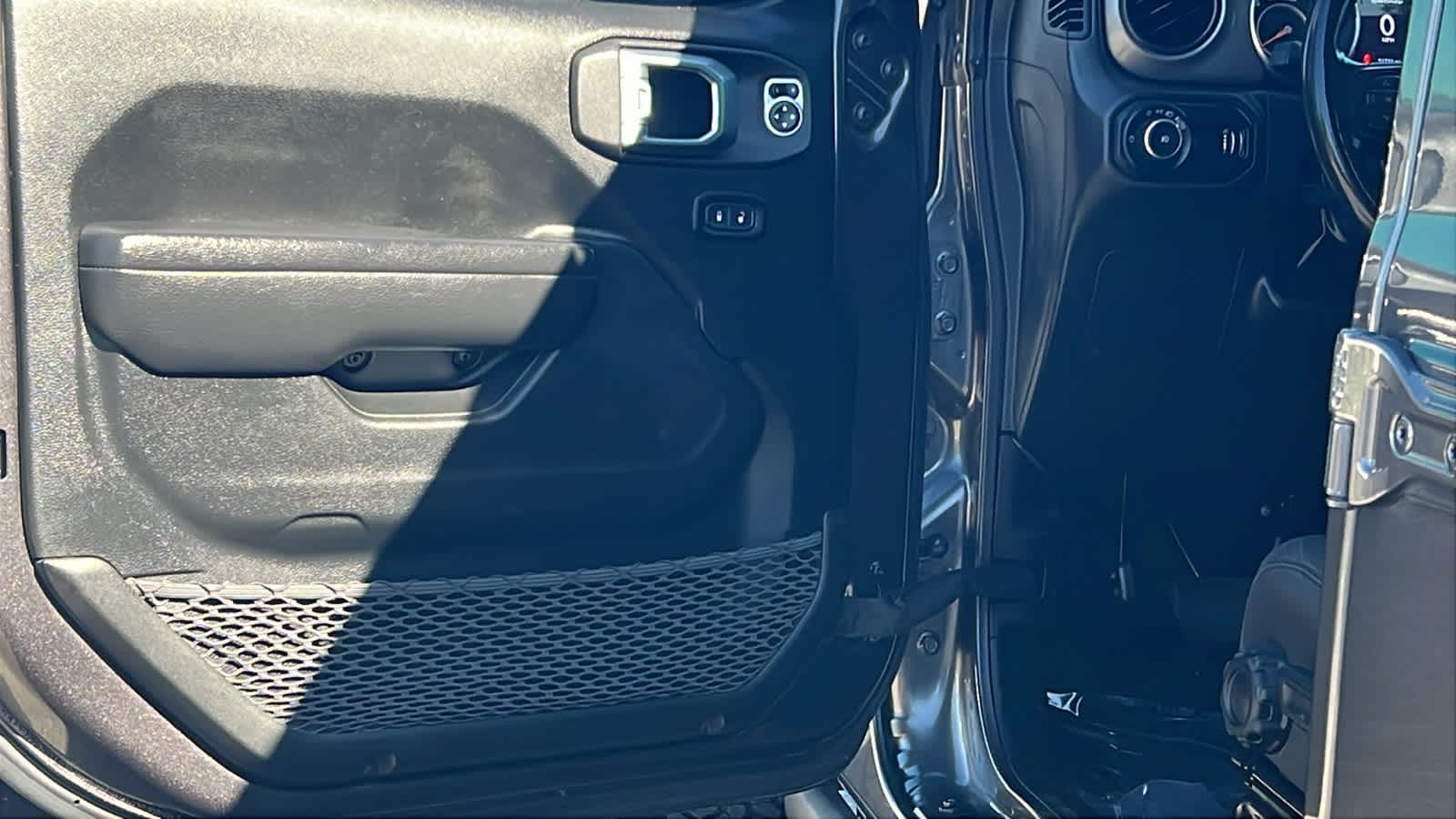 Thumbnail: 2023 Jeep Wrangler - 23