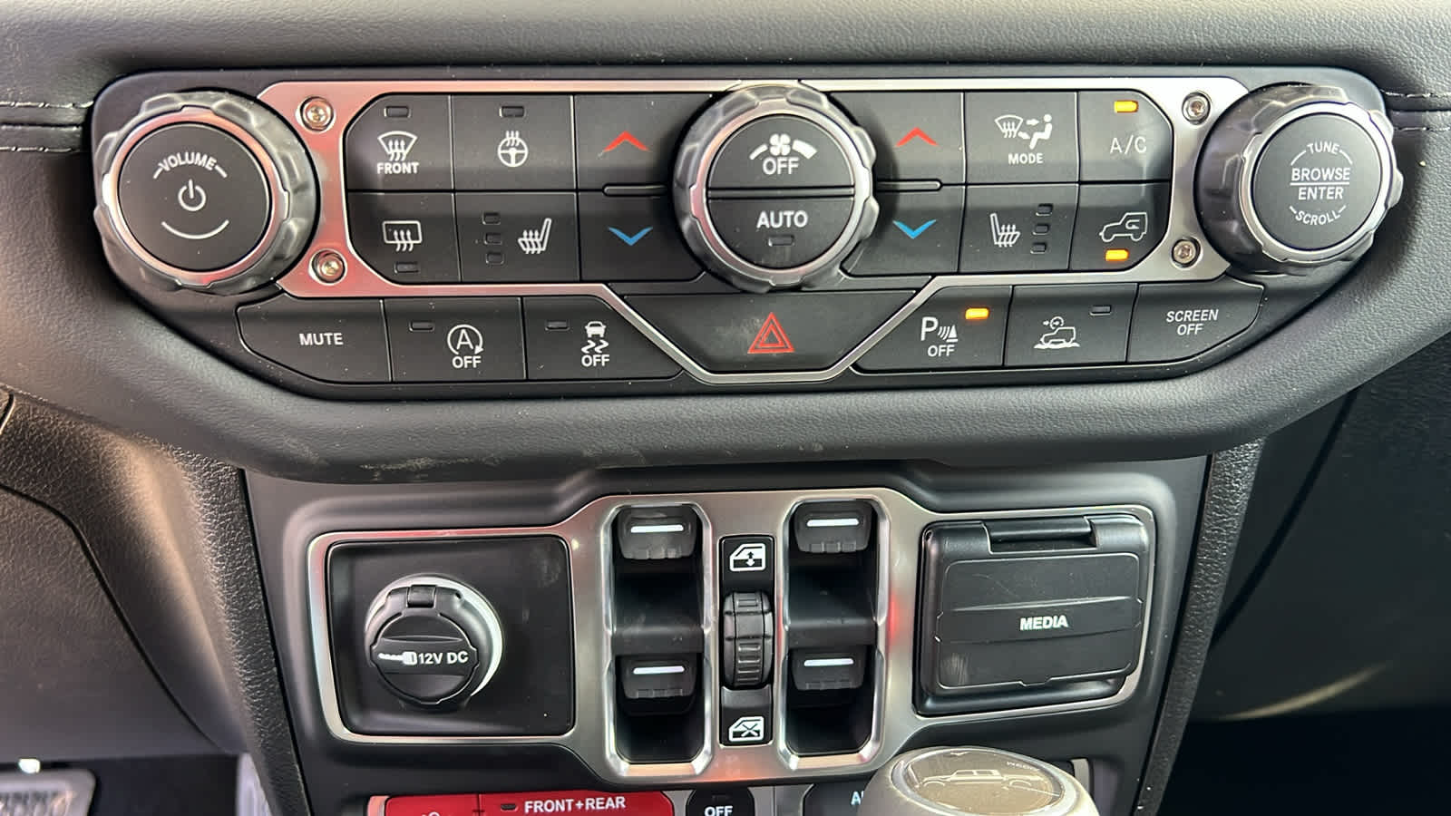 Thumbnail: 2026 Jeep Gladiator - 14