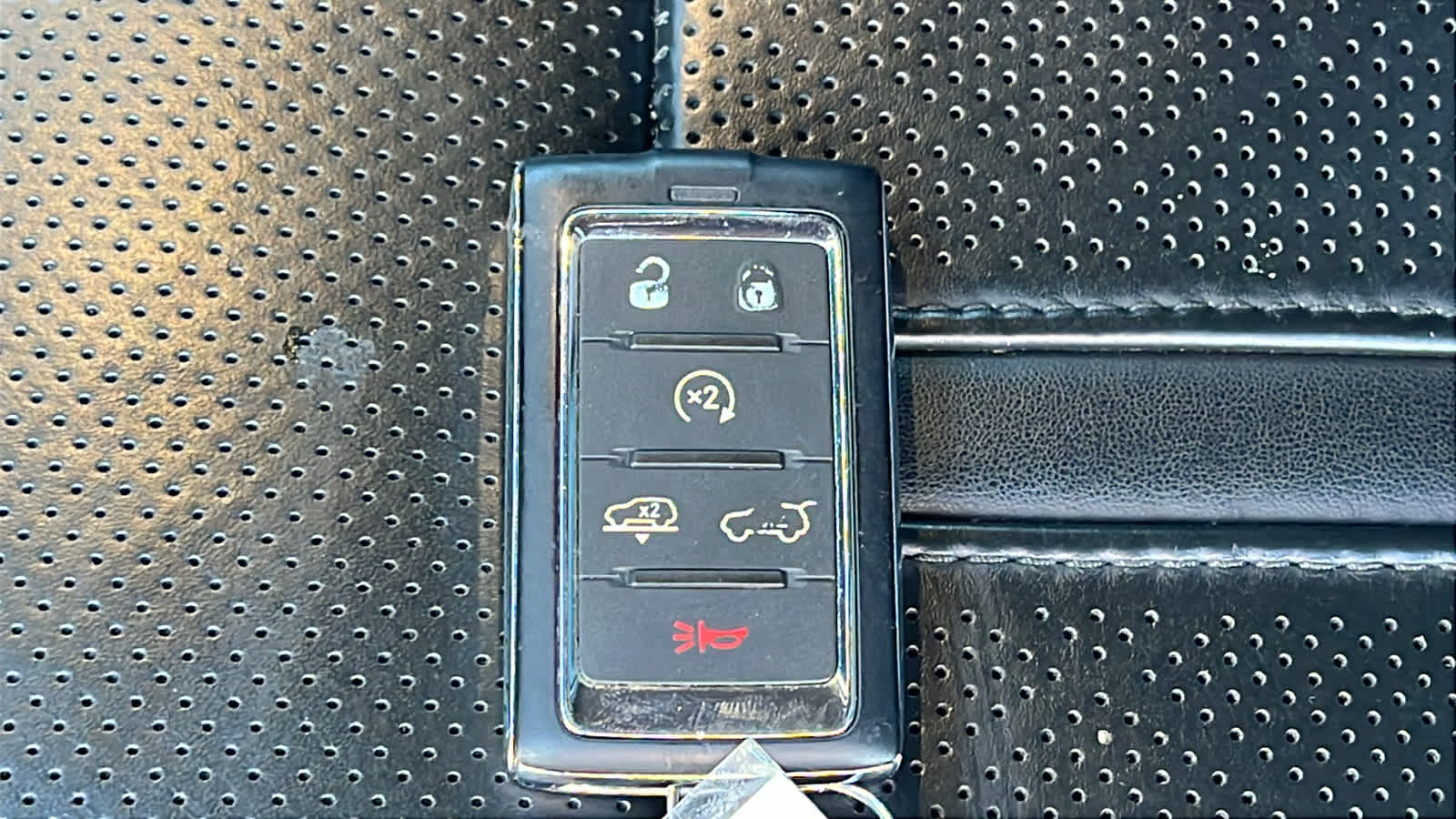 Thumbnail: 2024 Jeep Grand Wagoneer L - 29