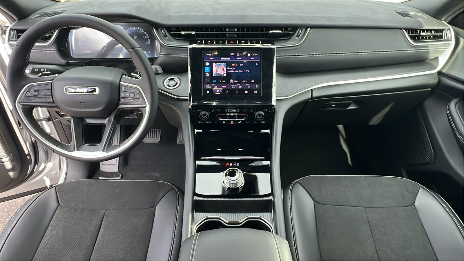 Thumbnail: 2025 Jeep Grand Cherokee - 26