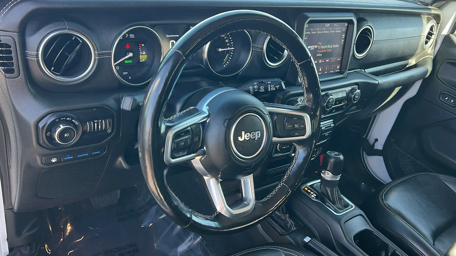 Thumbnail: 2022 Jeep Wrangler - 10