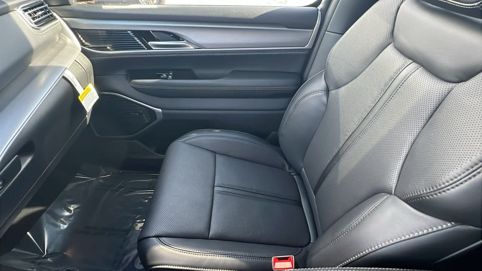 Thumbnail: 2026 Jeep Grand Wagoneer L - 12