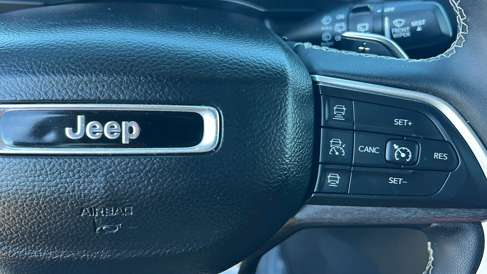 Thumbnail: 2023 Jeep Grand Cherokee - 20