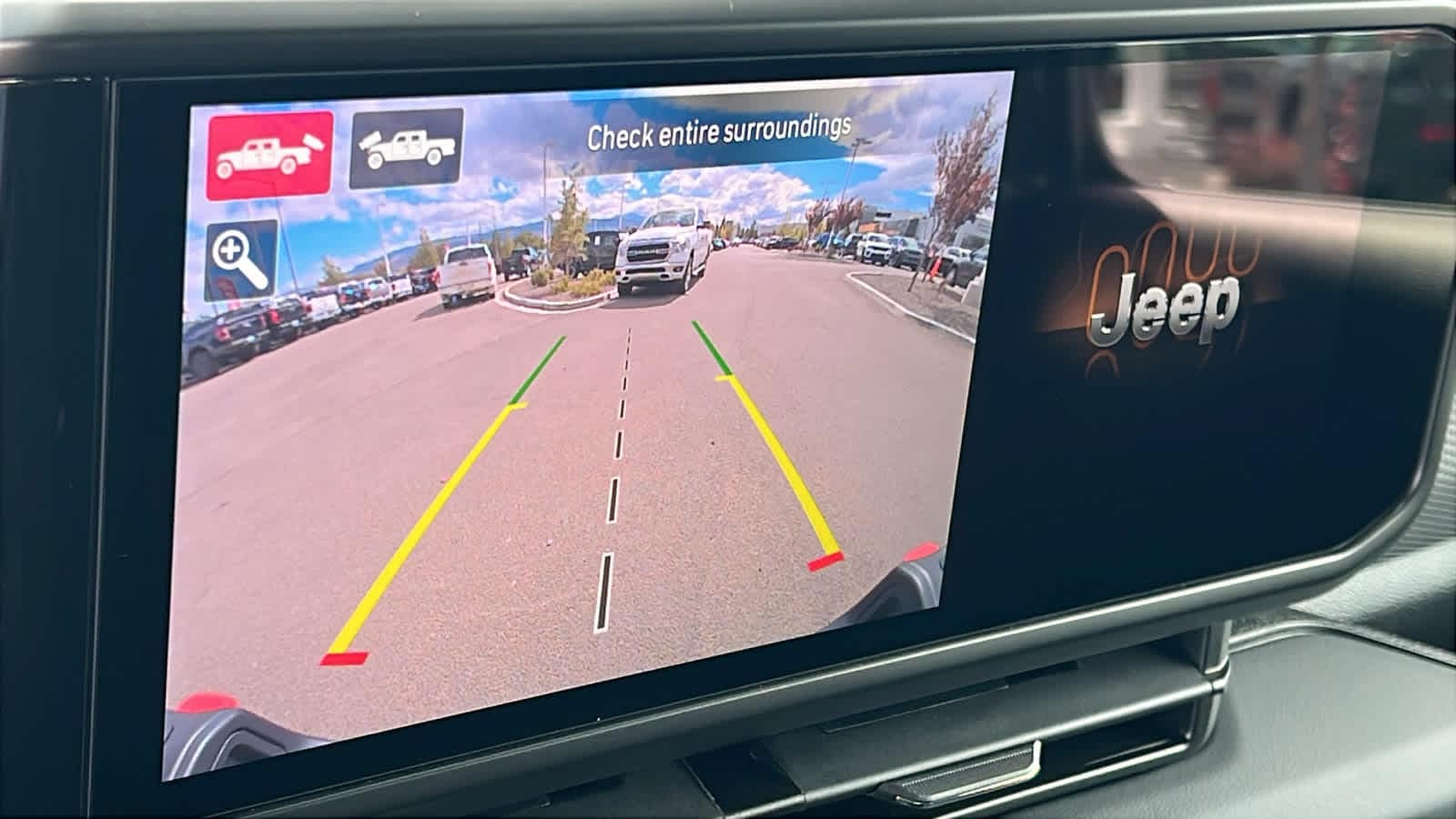 Thumbnail: 2025 Jeep Gladiator - 16