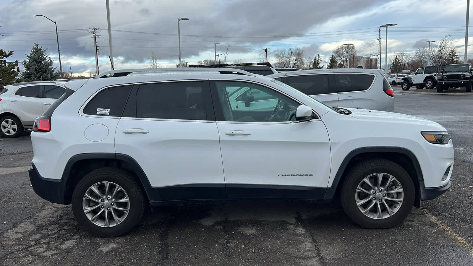 Thumbnail: 2020 Jeep Cherokee - 7