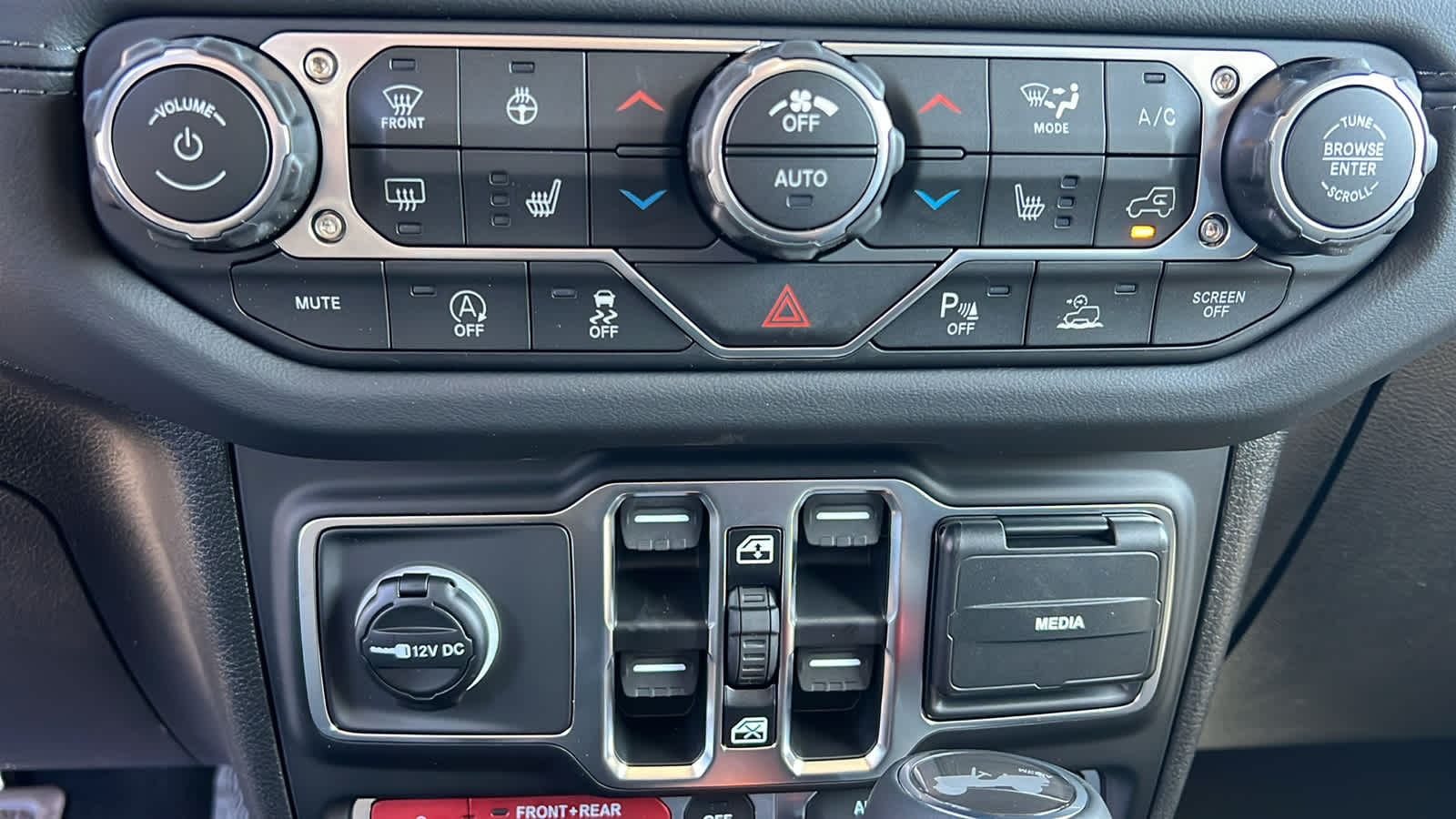 Thumbnail: 2026 Jeep Wrangler - 14