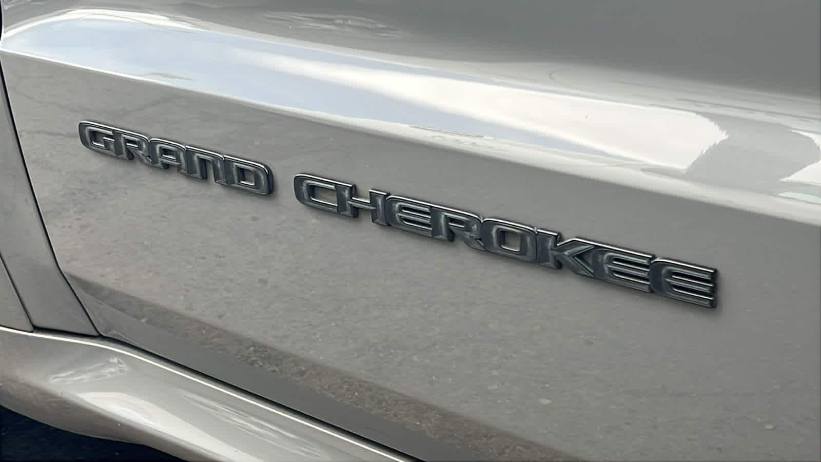 Thumbnail: 2020 Jeep Grand Cherokee - 8