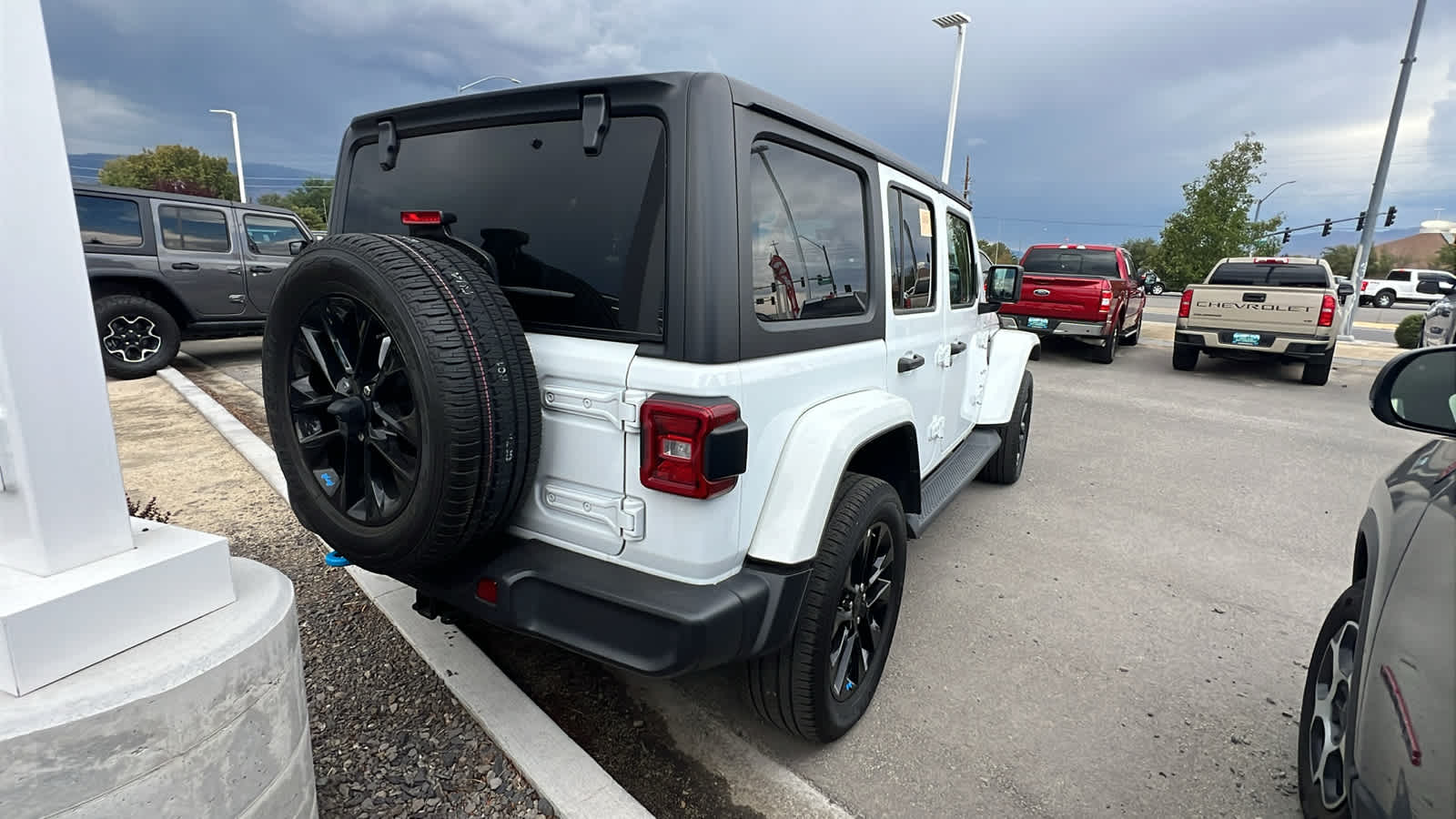 Thumbnail: 2022 Jeep Wrangler - 6