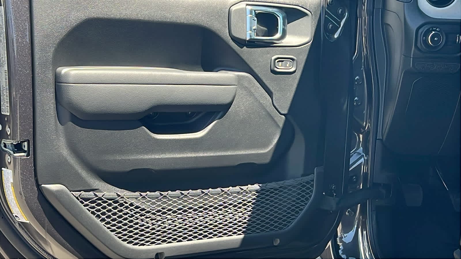 2025 Jeep Wrangler Sport 23