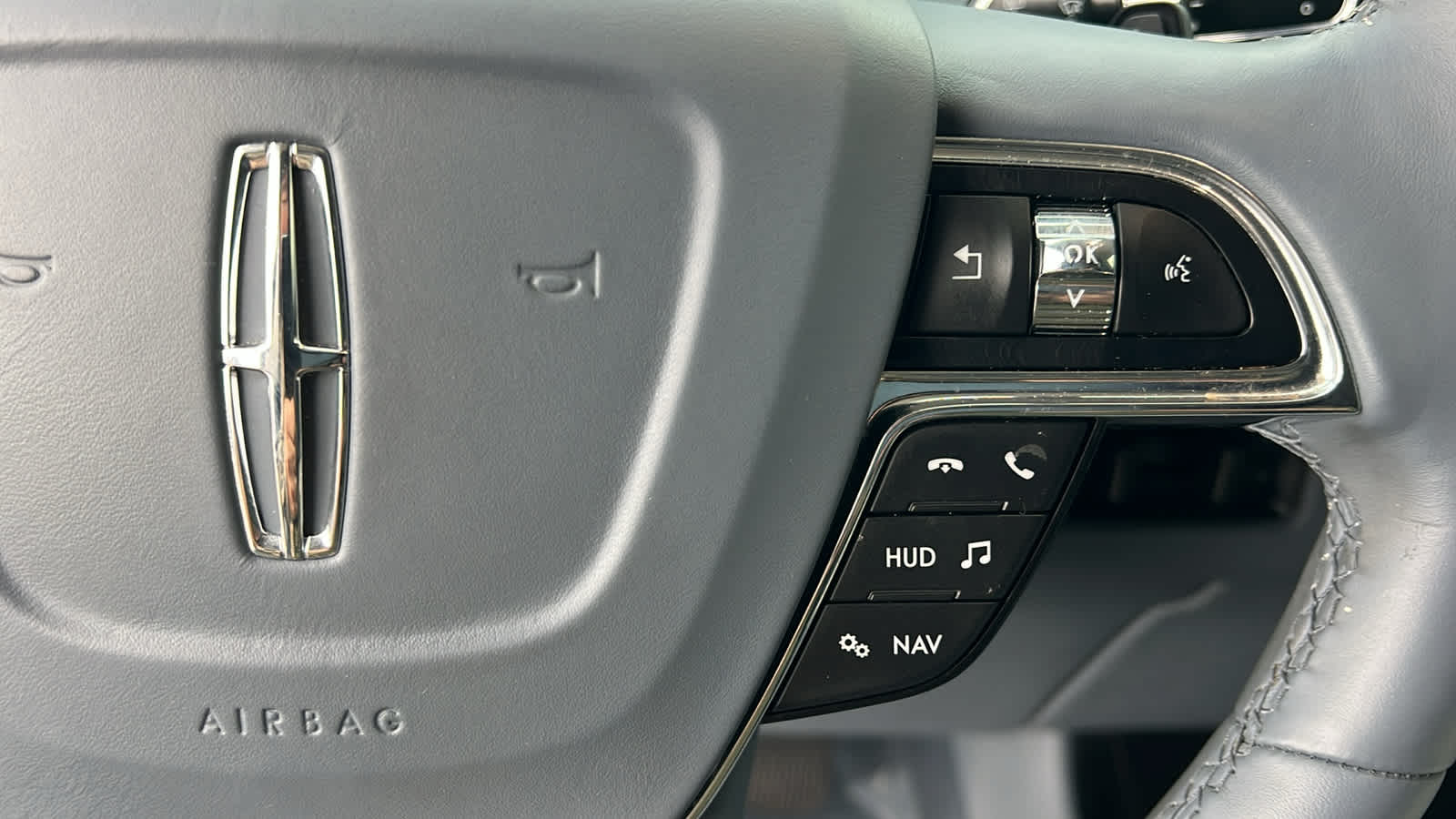 Thumbnail: 2021 Lincoln Navigator L - 20