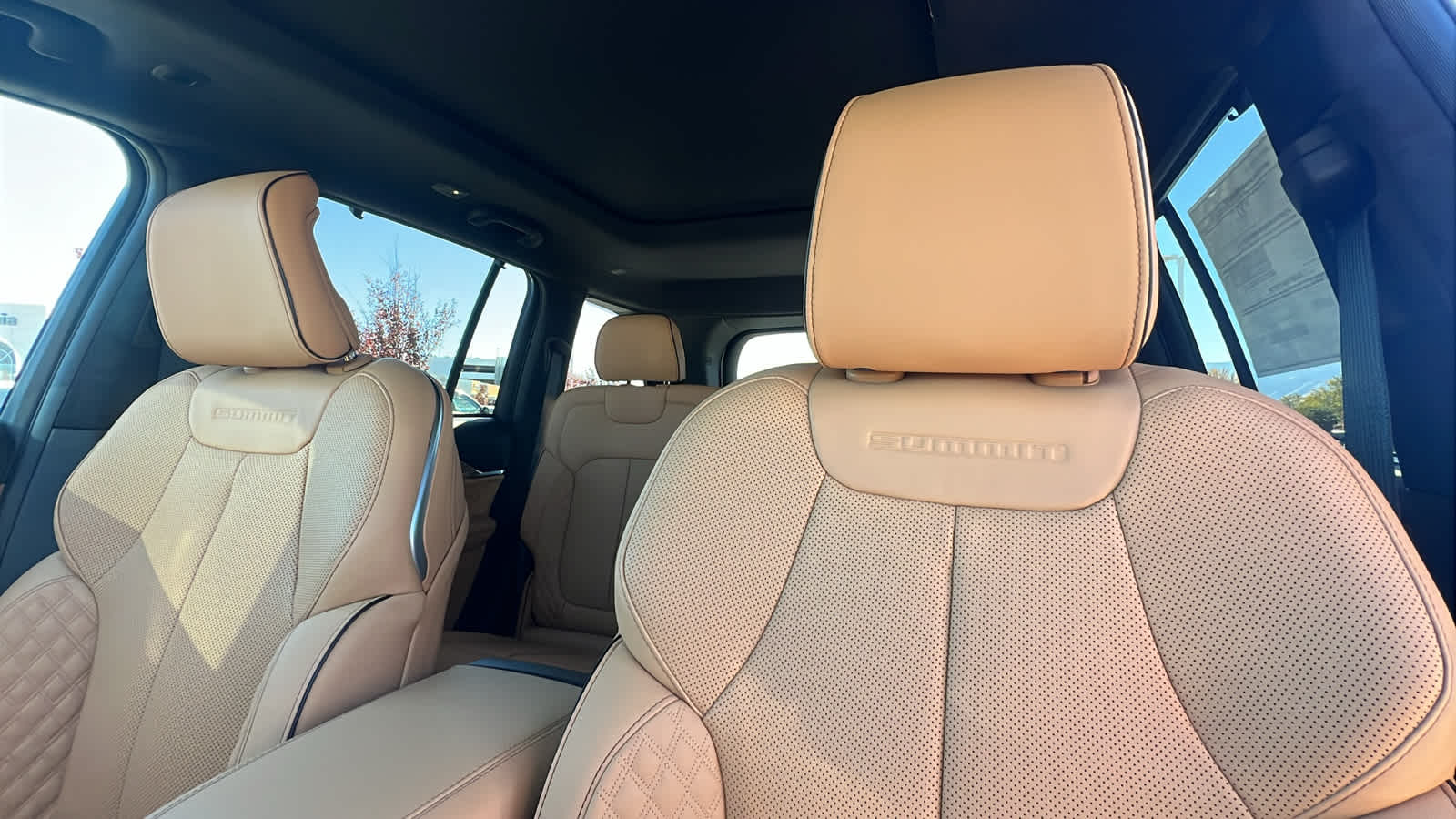 Thumbnail: 2025 Jeep Grand Cherokee - 11