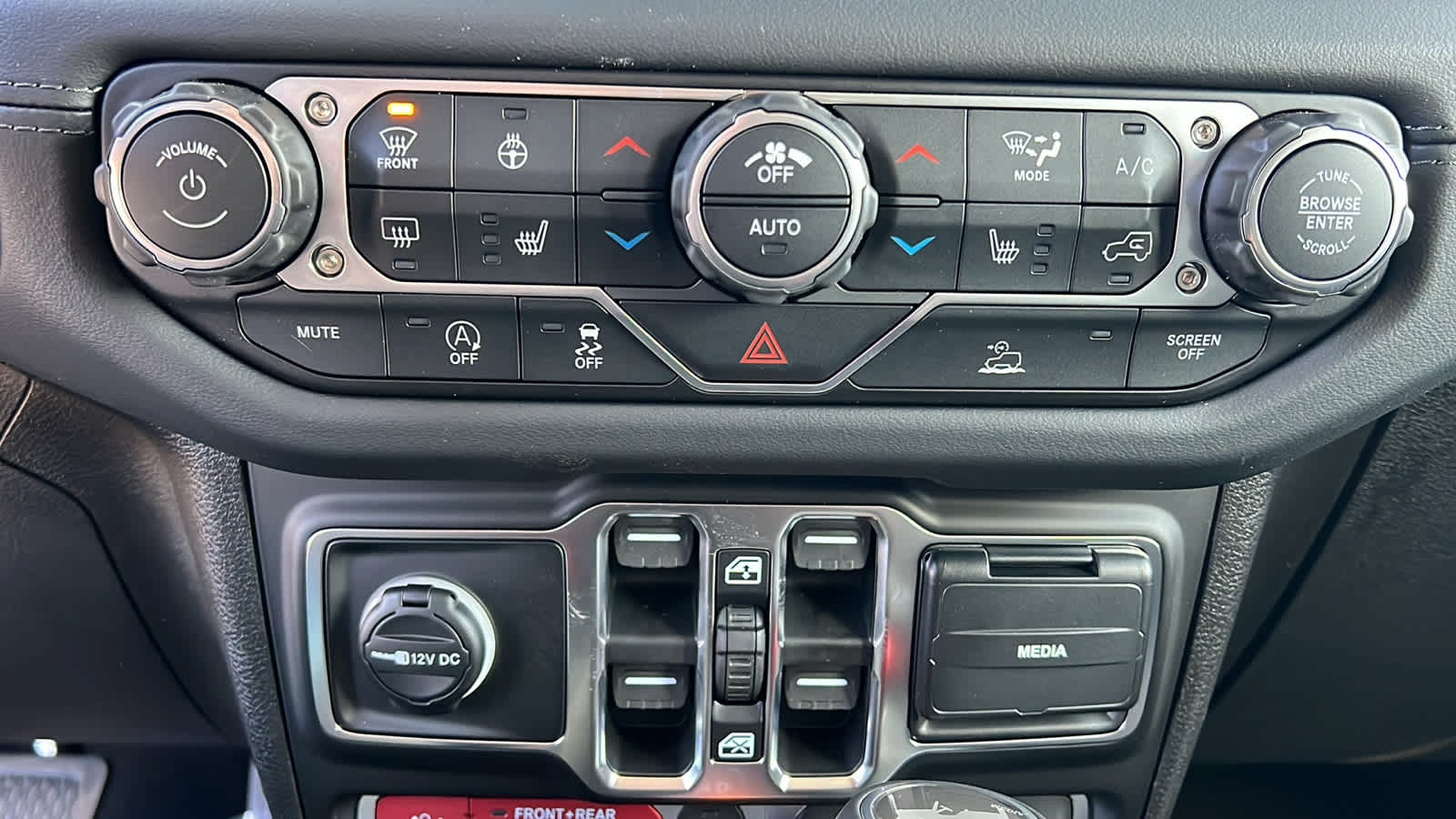 Thumbnail: 2026 Jeep Wrangler - 14