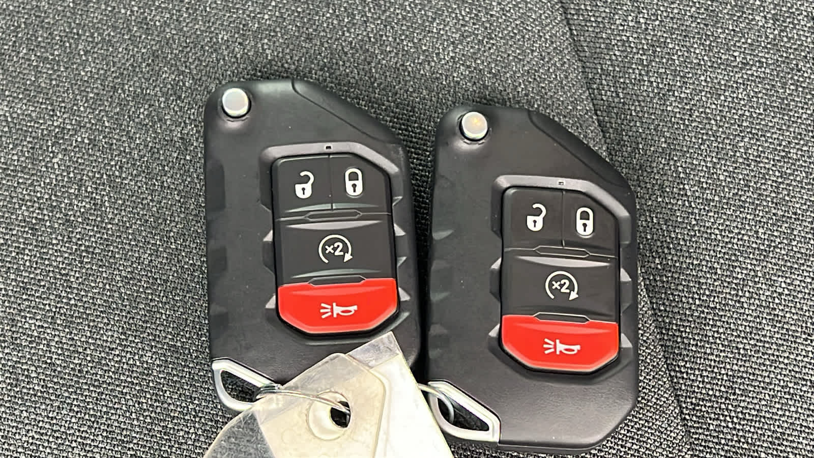 Thumbnail: 2025 Jeep Gladiator - 29