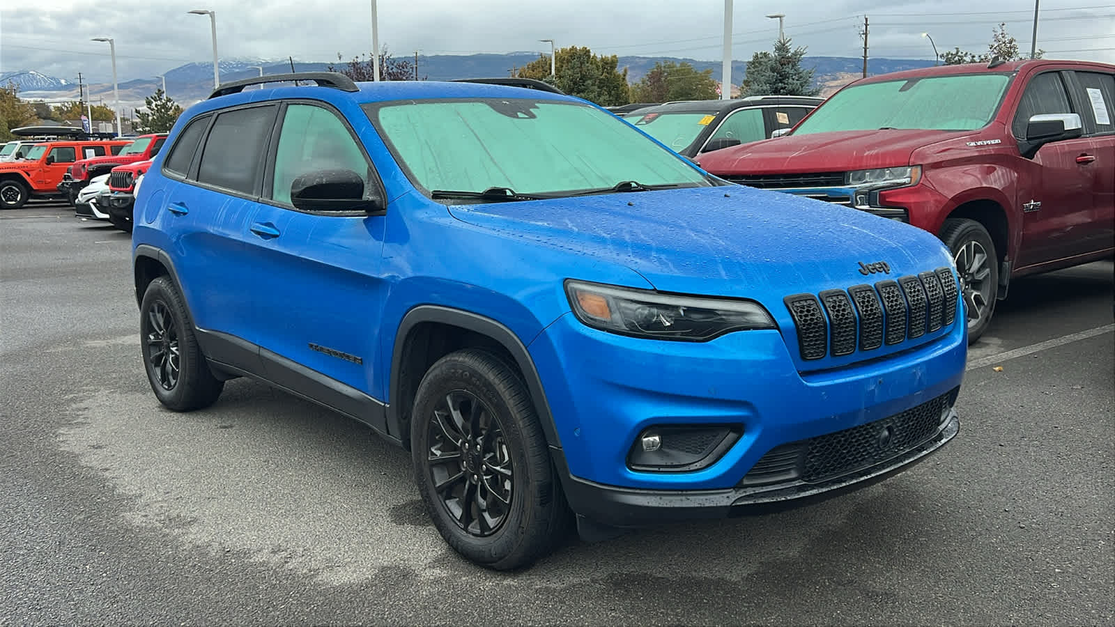 Used 2023 Jeep Cherokee Altitude Lux SUV