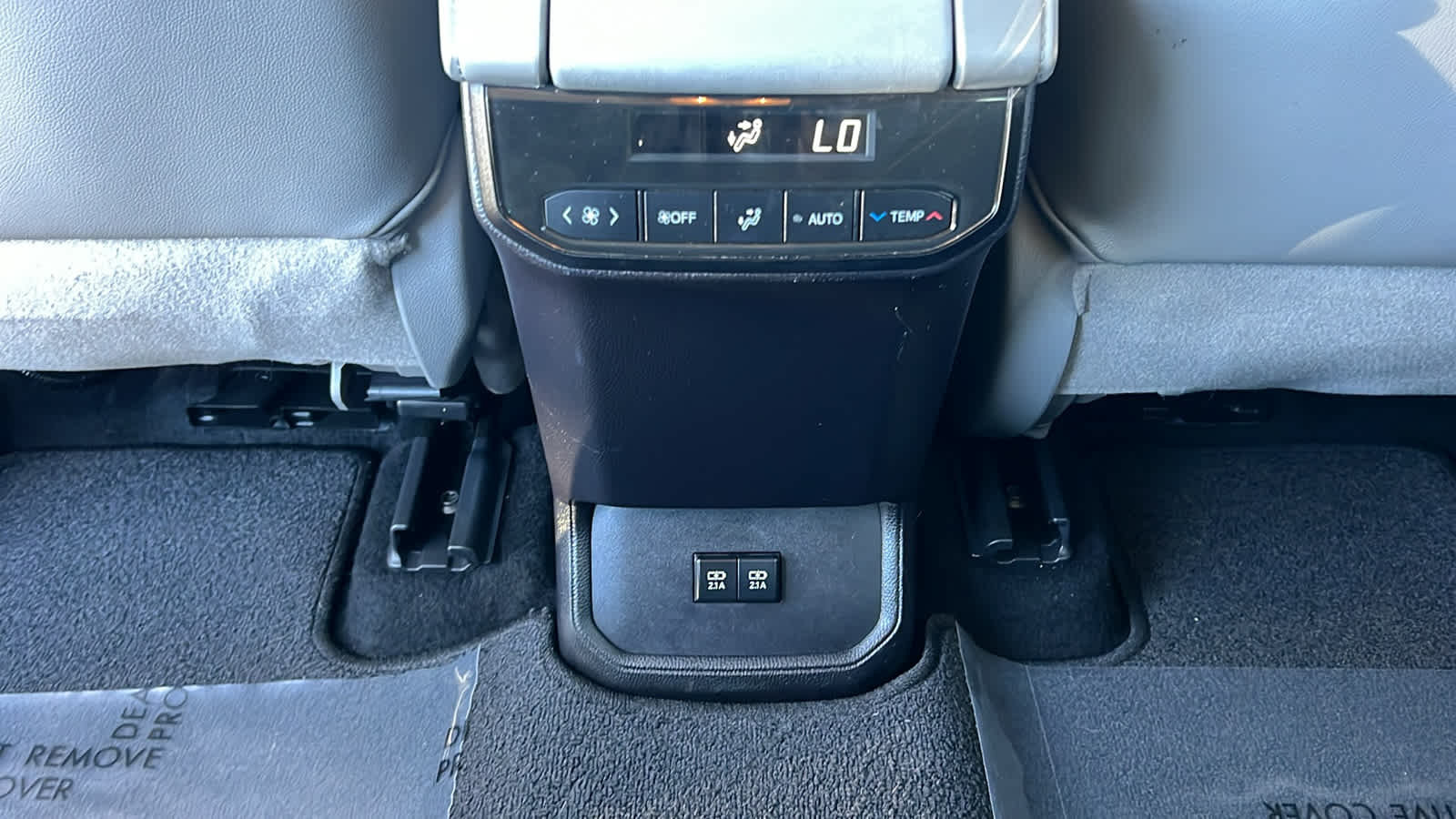 Thumbnail: 2021 Toyota Highlander - 25