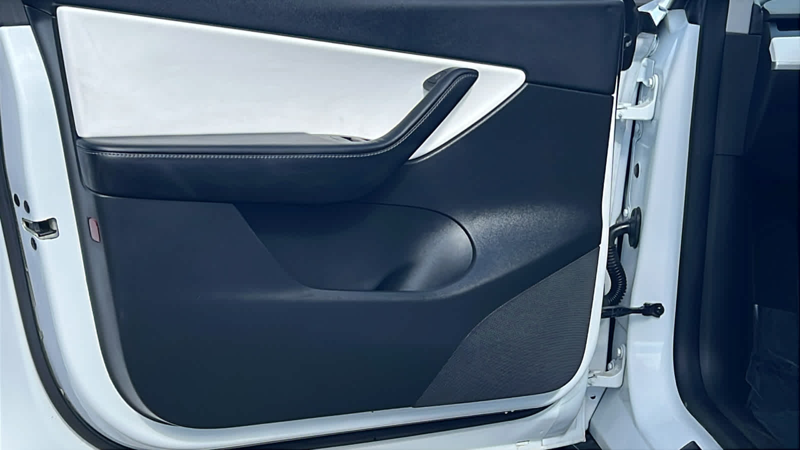 Thumbnail: 2022 Tesla Model Y - 22