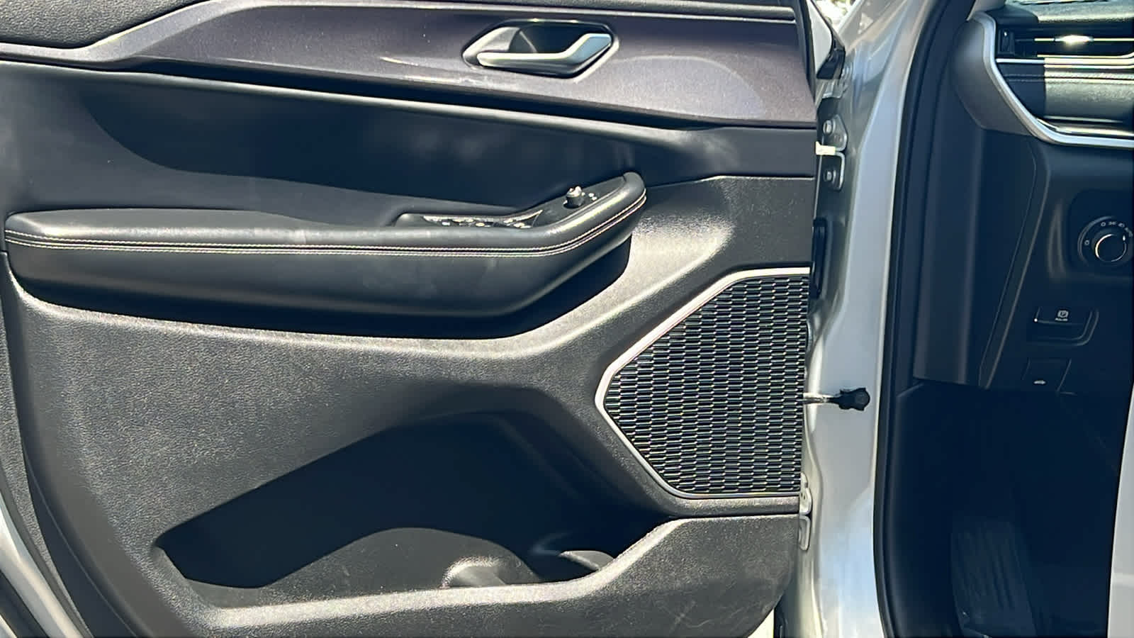Thumbnail: 2021 Jeep Grand Cherokee L - 23