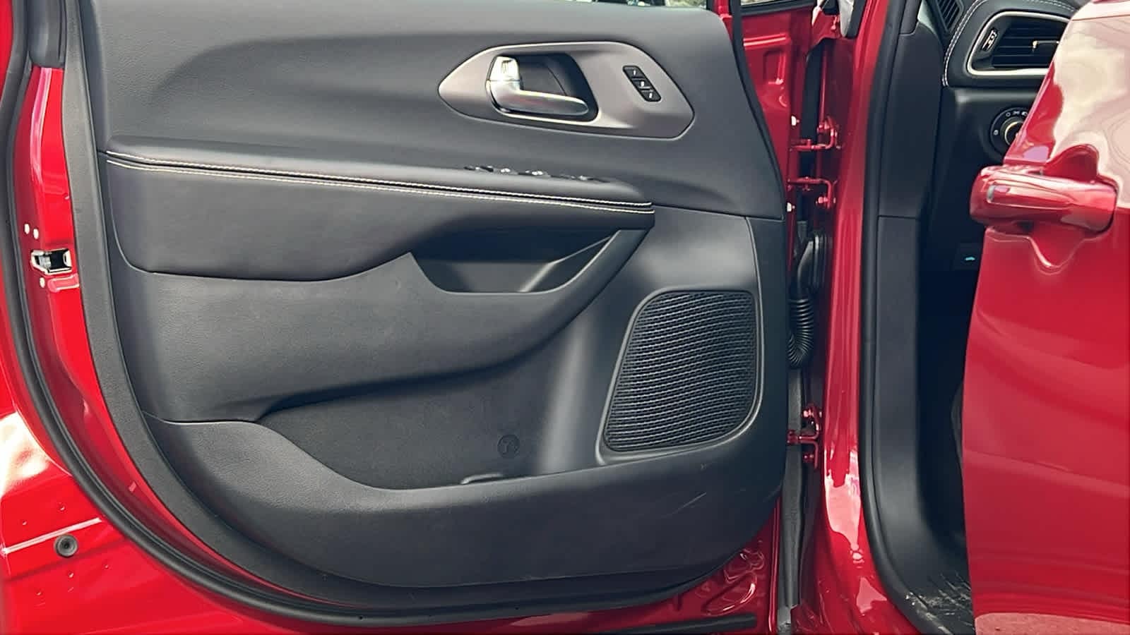 Thumbnail: 2026 Chrysler Pacifica - 23