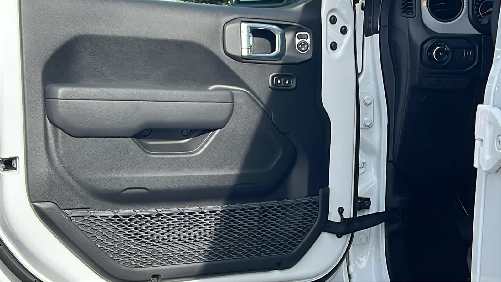 Thumbnail: 2026 Jeep Wrangler - 23