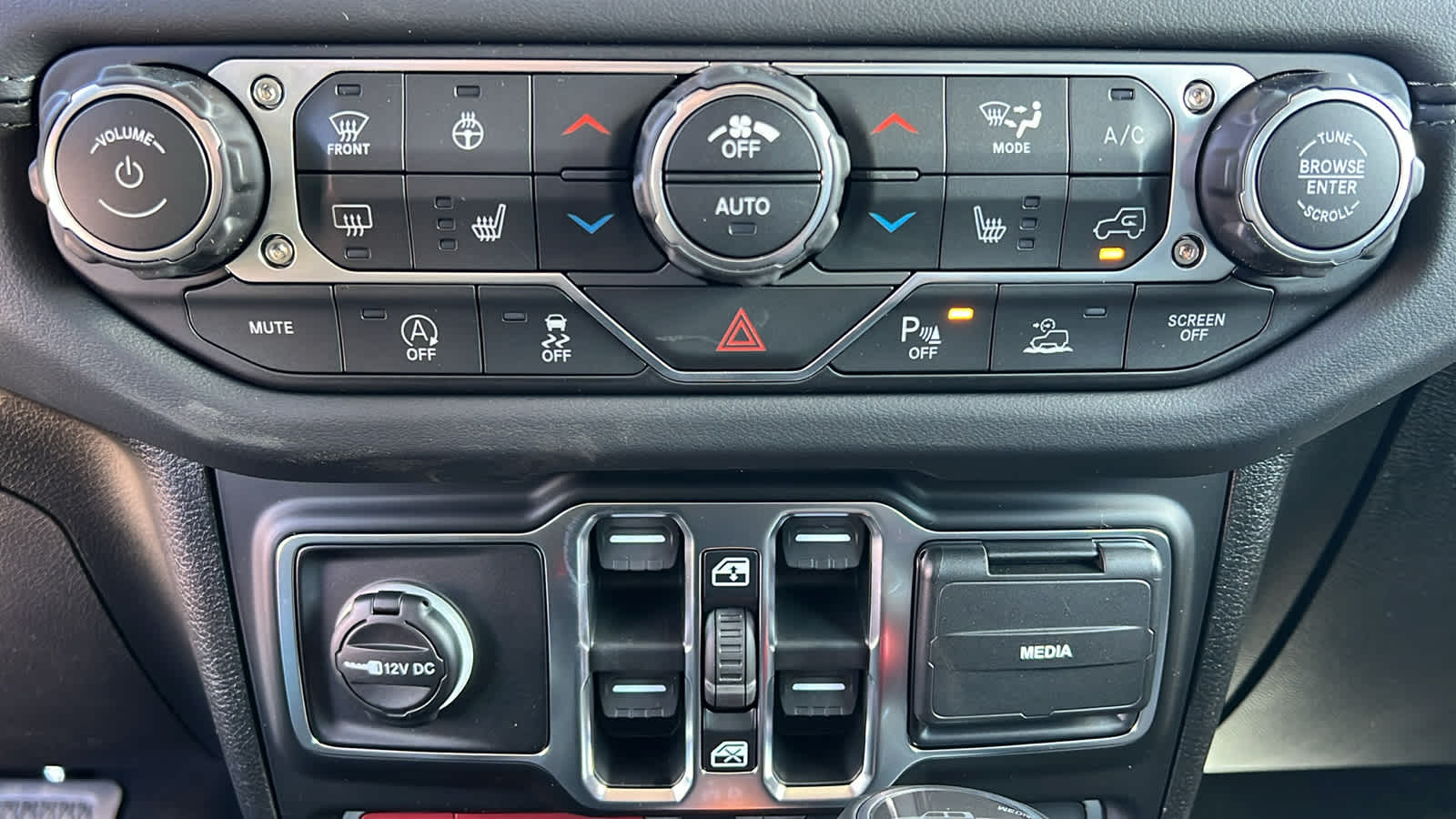 Thumbnail: 2026 Jeep Gladiator - 14