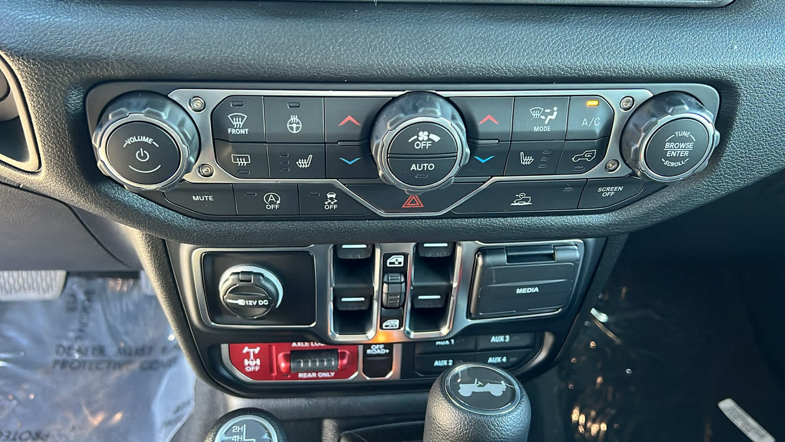 Thumbnail: 2026 Jeep Wrangler - 14