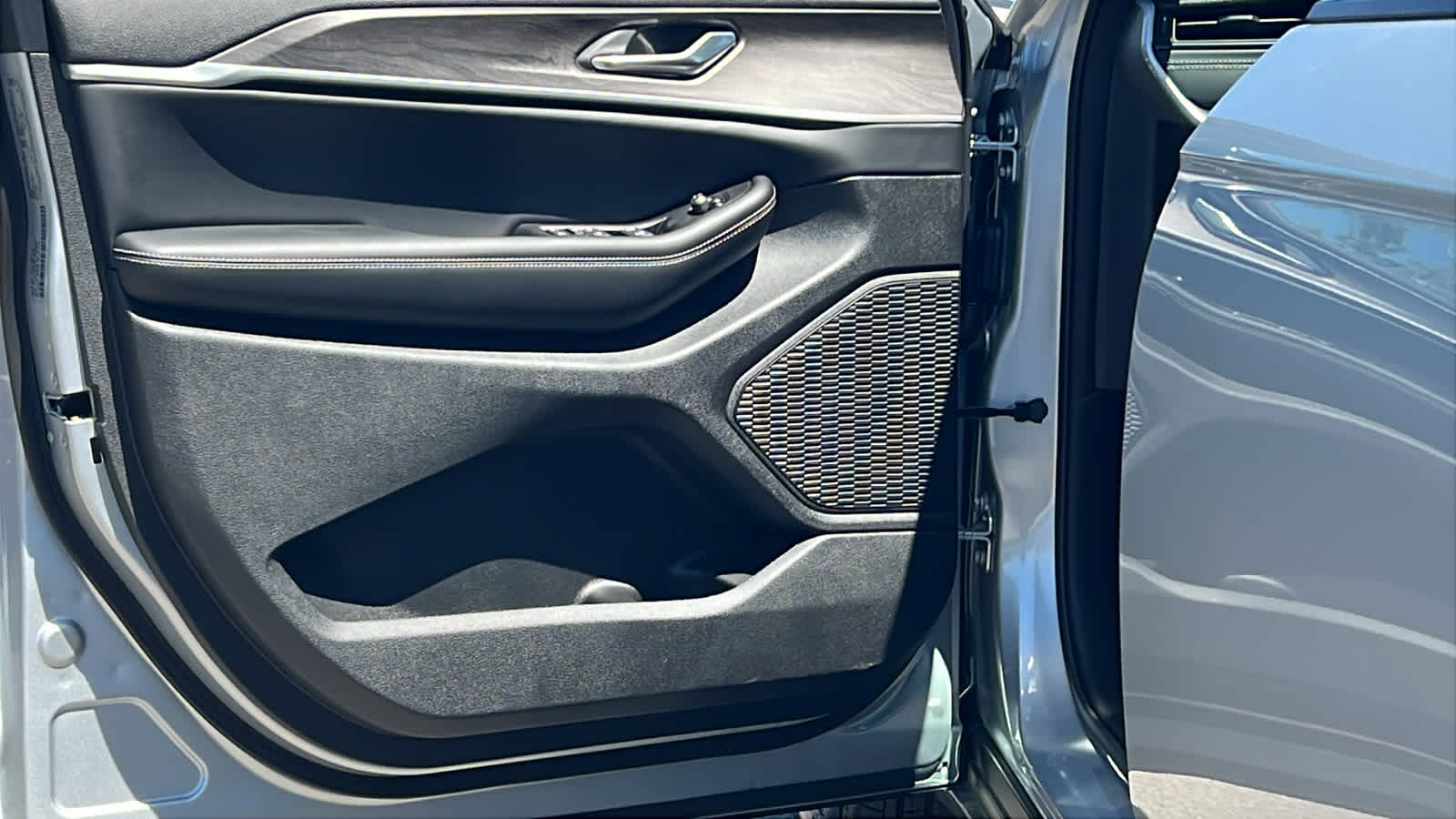 Thumbnail: 2026 Jeep Grand Cherokee L - 23
