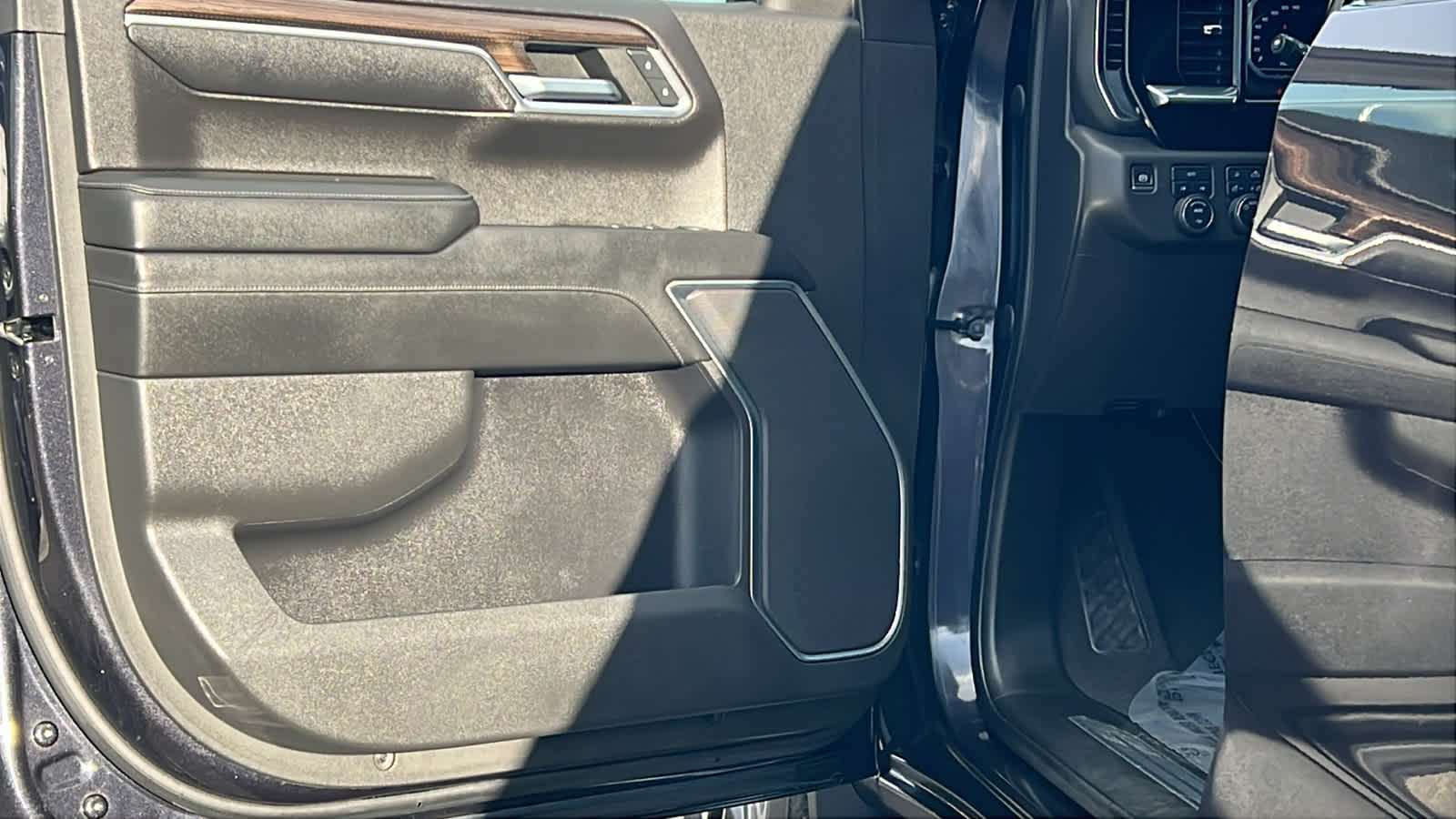 Thumbnail: 2022 Chevrolet Silverado 1500 - 22