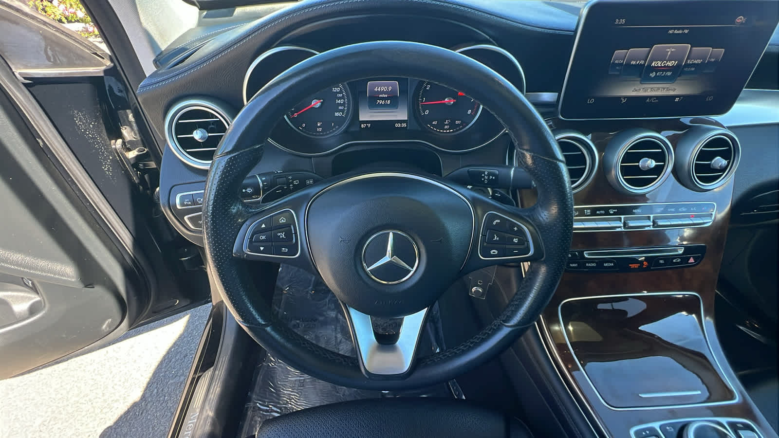 Thumbnail: 2017 Mercedes-Benz GLC - 18