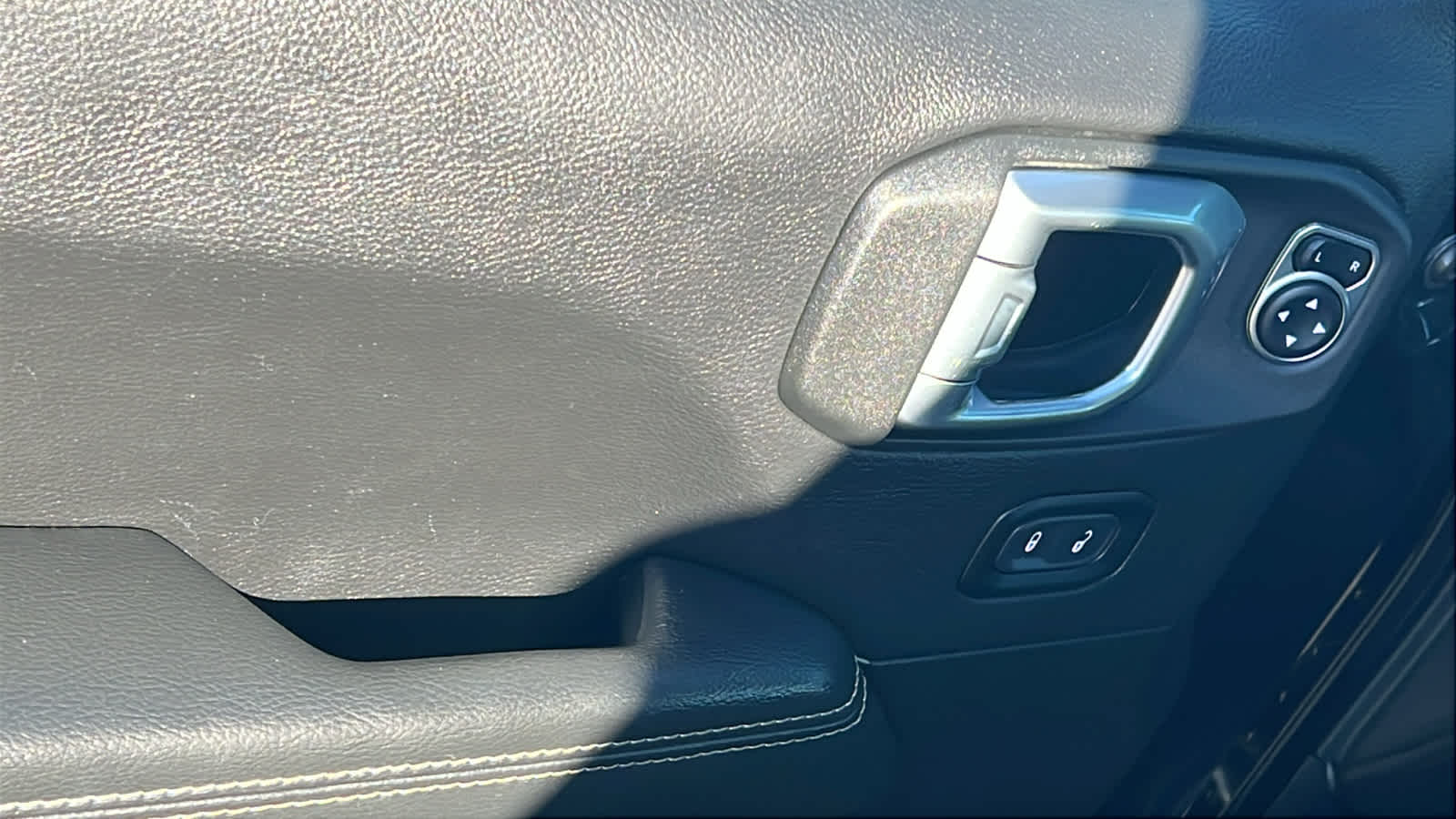 Thumbnail: 2023 Jeep Wrangler - 22