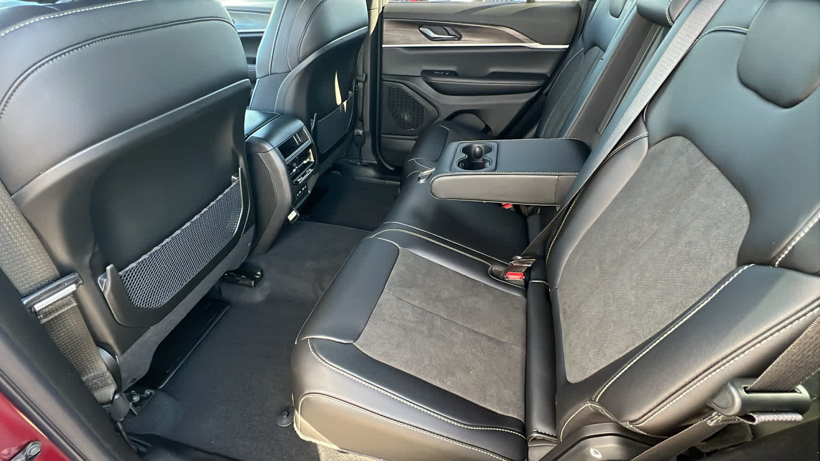 Thumbnail: 2026 Jeep Grand Cherokee - 24